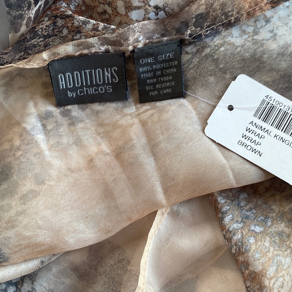 NWT Chico’s animal print scarf - Picture 4 of 4